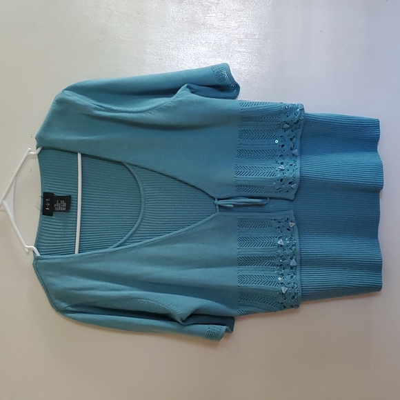 RQT short sleeved sweater top, teal, super cute - Picture 1 of 5